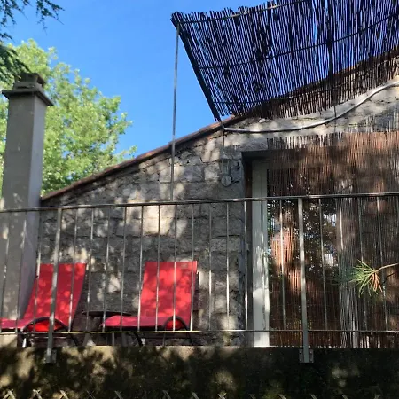 Bed & Breakfast Chambre Familiale Climatisee Avec Terrasse Privee Et Acces Piscine *