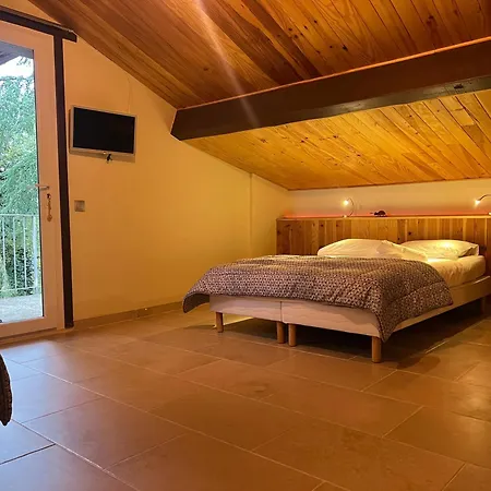 D'hôtes Avec Climatisation Et Terrasse Privée Alojamento de Acomodação e Pequeno-almoço 3*